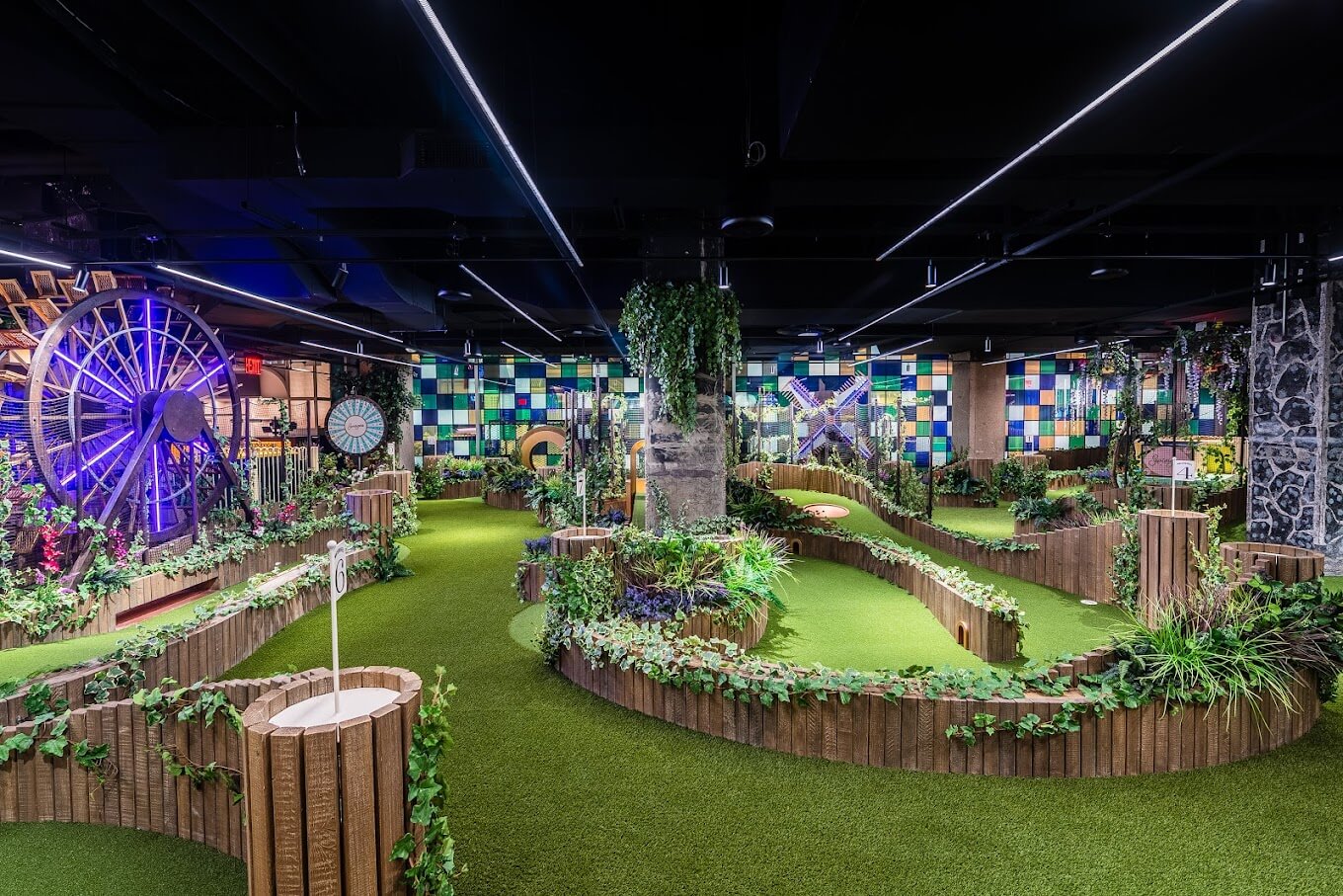 Swingers Crazy Golf – Dupont Circle