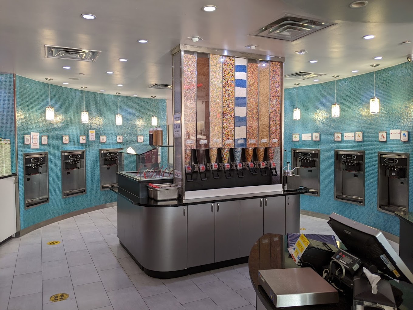 Berrylicious Frozen Yogurt, Smoothies, Coffee and More